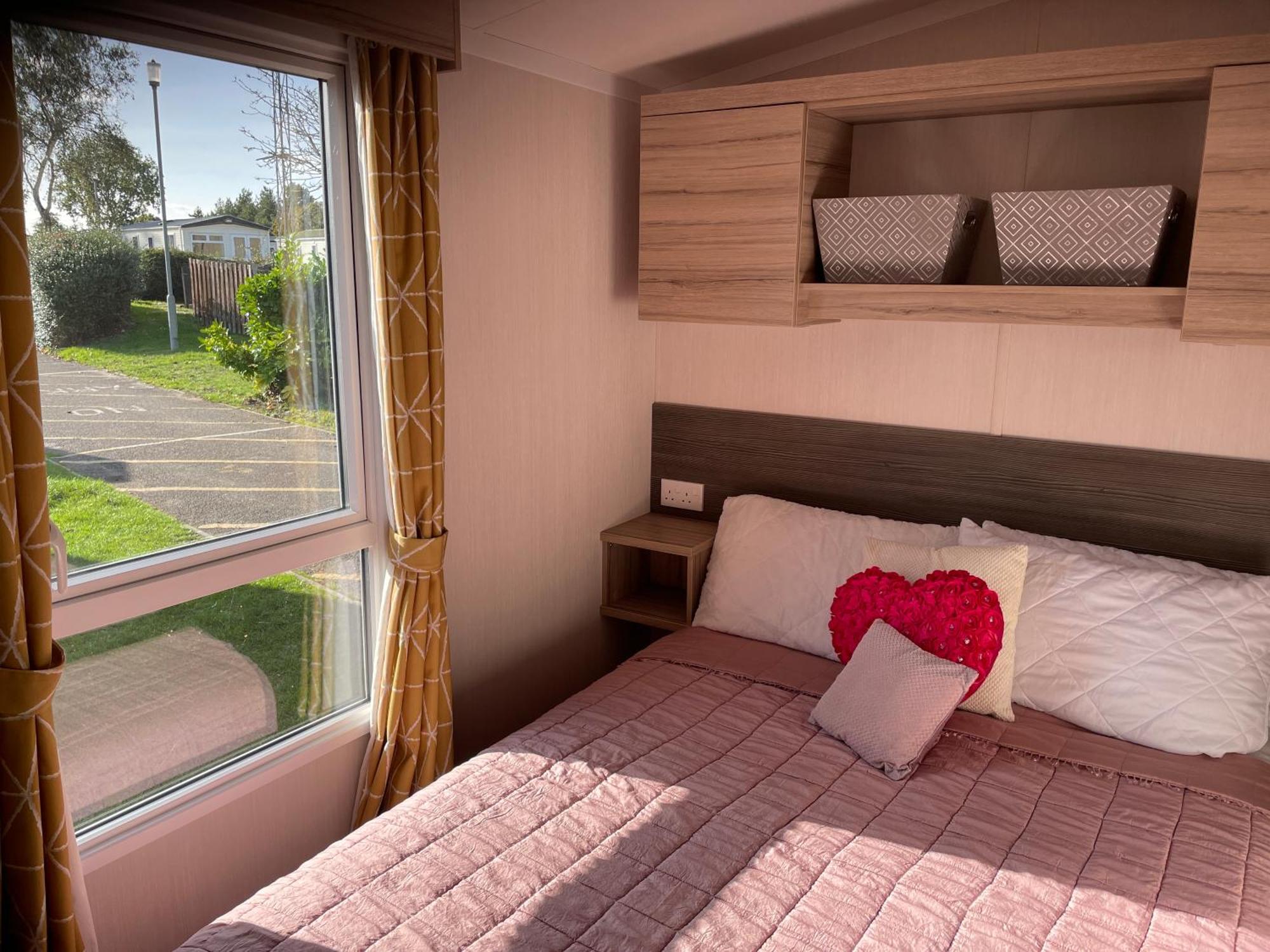Rockley Park Private Holiday Homes Poole Exterior photo